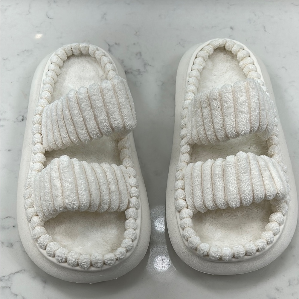 NEW Cozy White Fuzzy Slippers